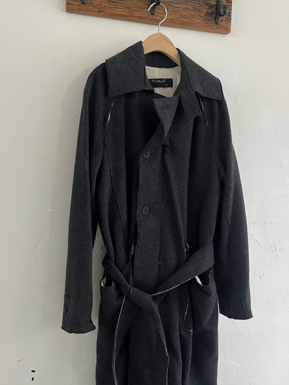 TRANSIT 트랜짓 딥차콜 컬러 집업 롱 코트 상품이미지7