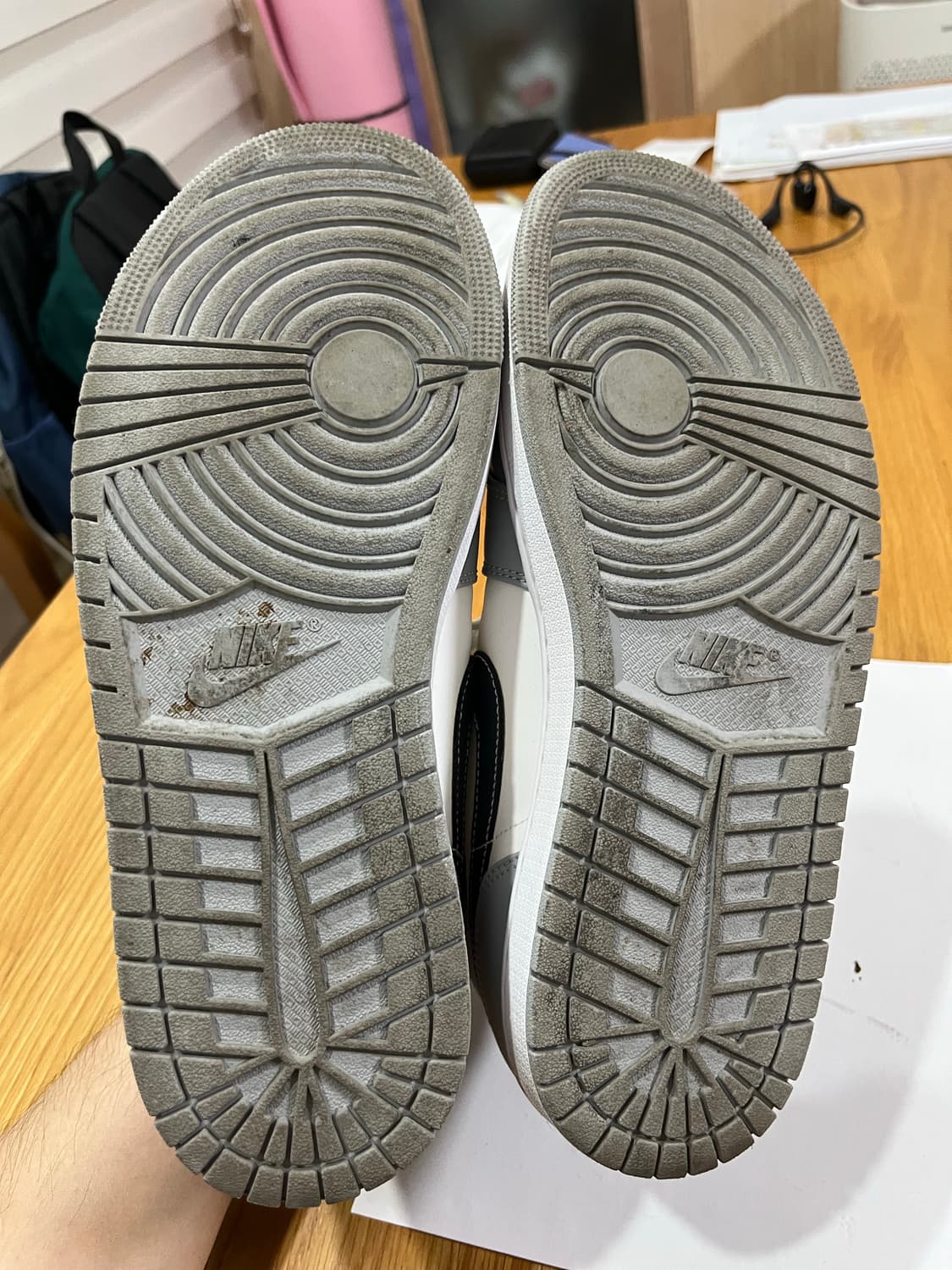 나이키 에어 조던 1 미드 그레이/화이트 Size 285 상품이미지6