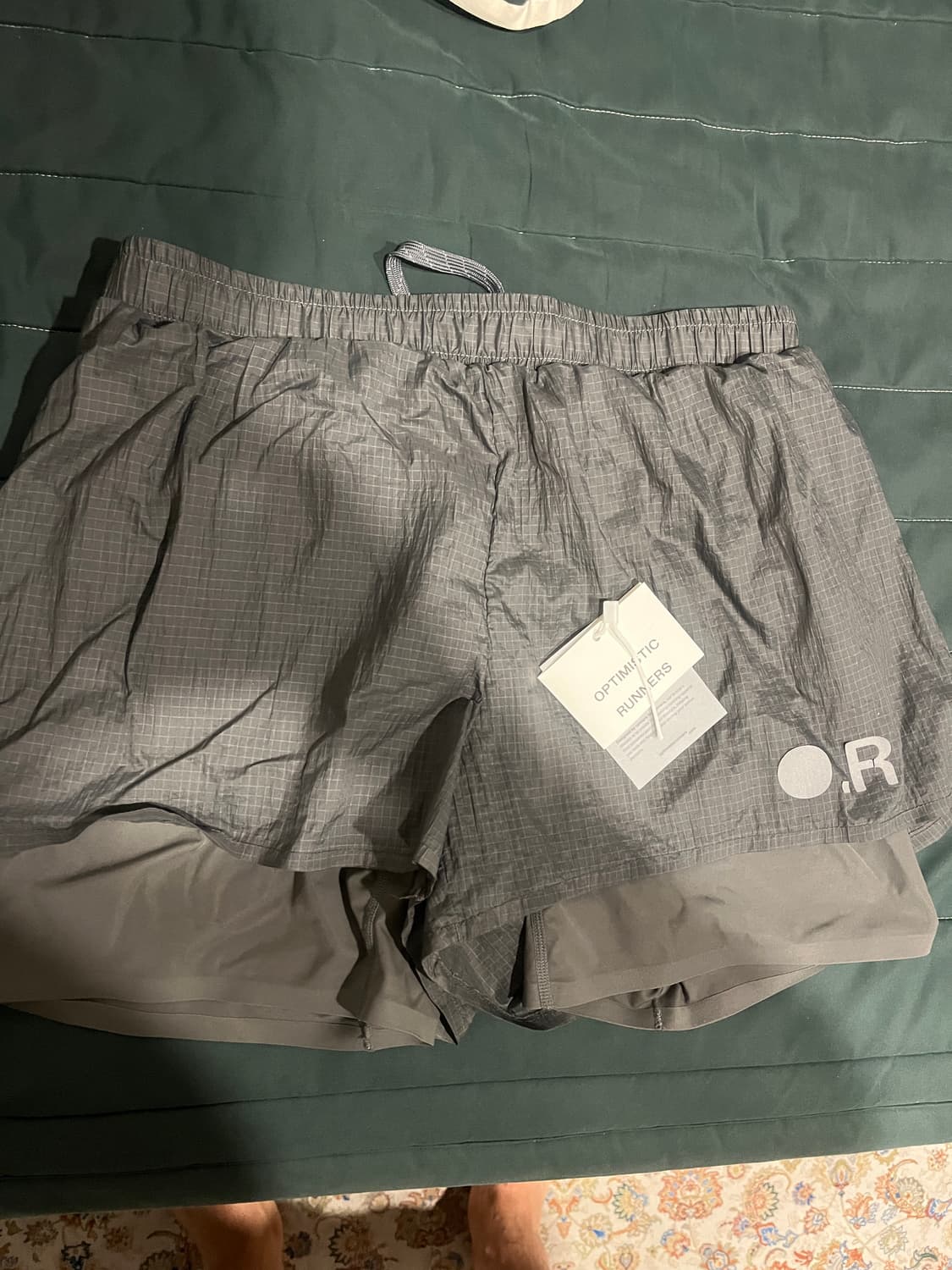 옵티미스틱 러너스 글로시 립스탑 쇼츠 메탈릭 그레이 상품이미지3