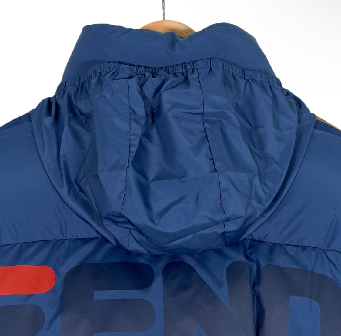 [S] 펜디 x 휠라 여성 모노그램 리버시블 로고 크롭 푸퍼 숏패딩 자켓 상품이미지8