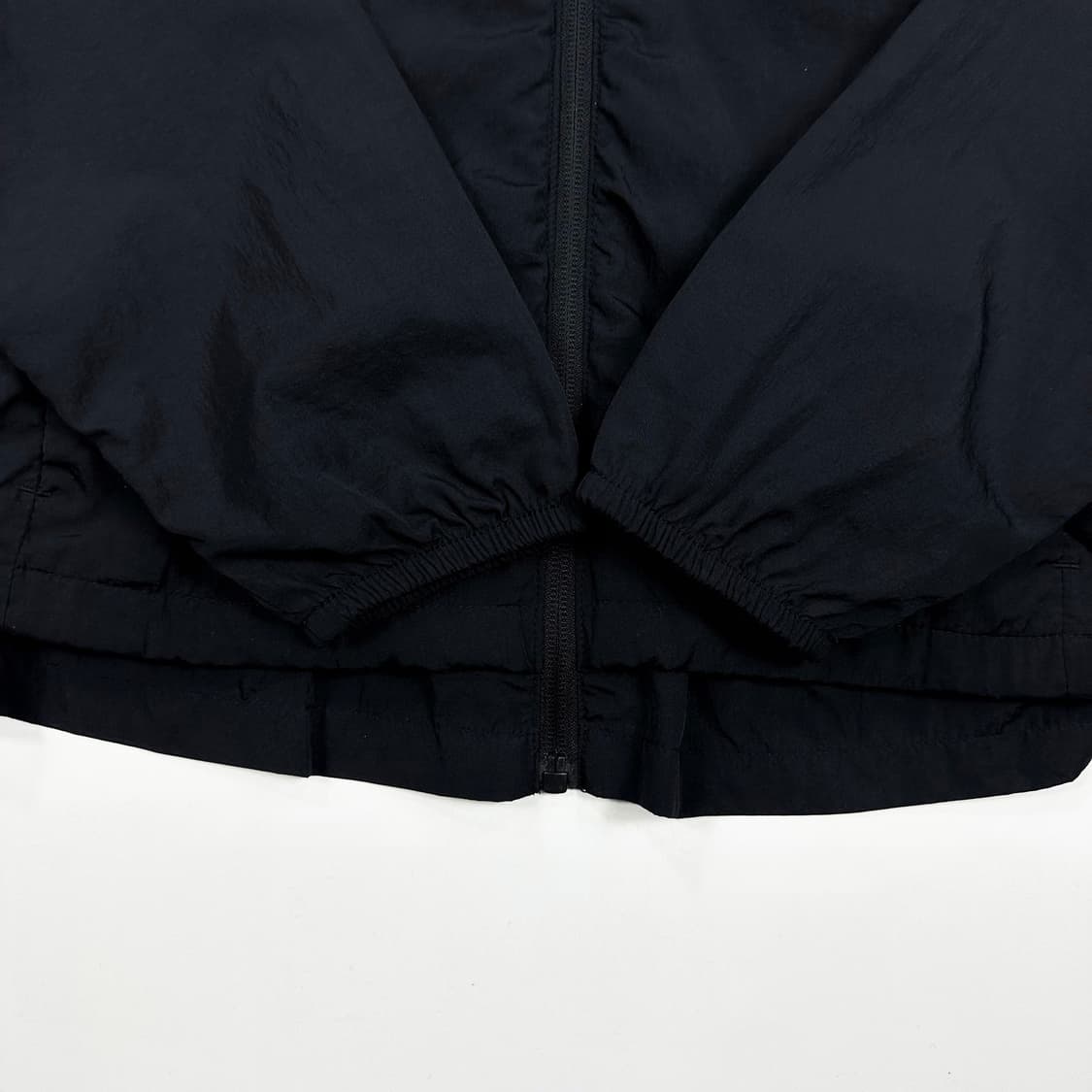 푸마 블랙 트레이닝 풀오버 바람막이 자켓 (M 여성추천) 상품이미지4