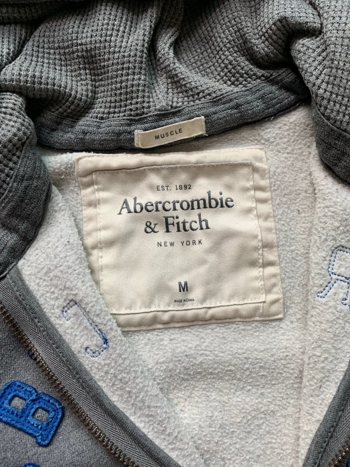 아베크롬비 자수 로고 차콜 후드집업 상품이미지7