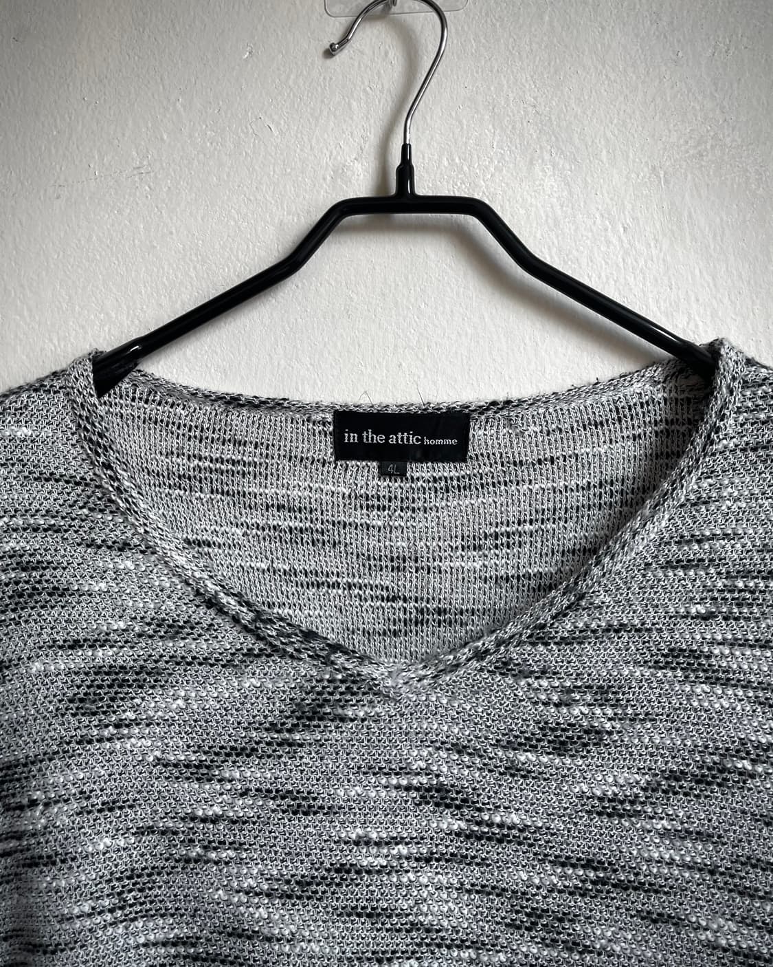 In the Attic Gothic V-Neck Knit 상품이미지4