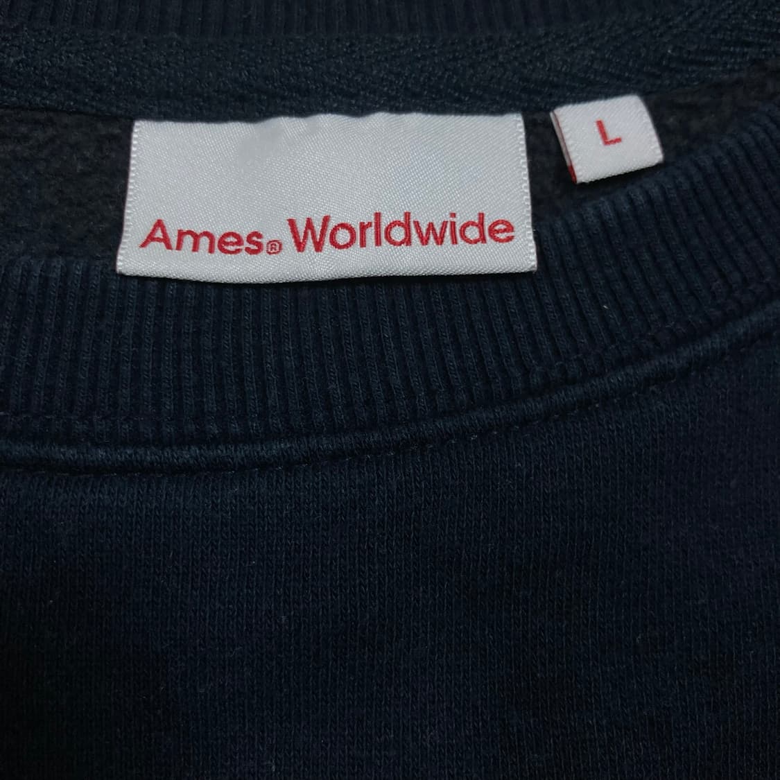 Ames 스펠아웃 빅로고 네이비 맨투맨 상품이미지3