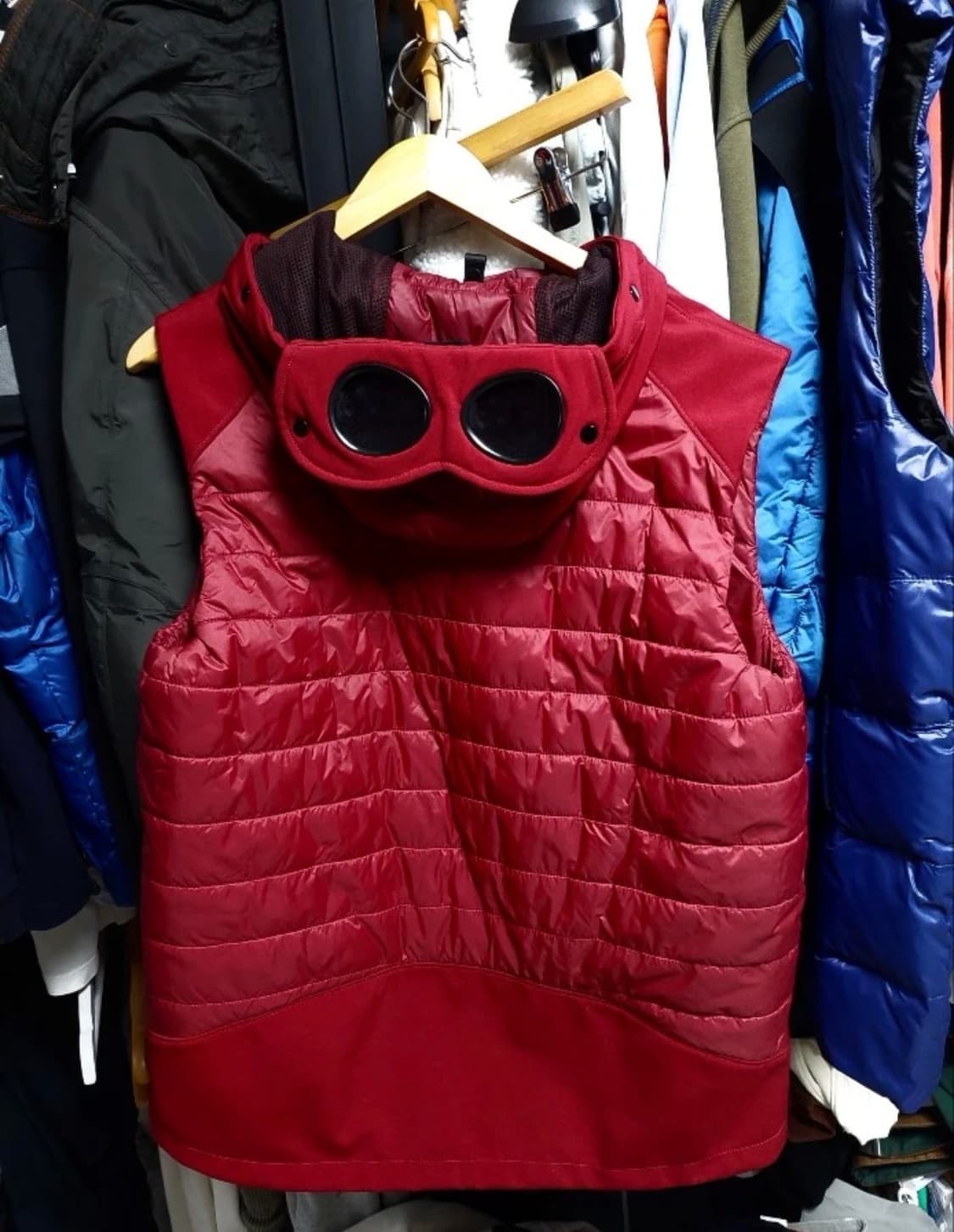 cp 컴퍼니 씨피쉘 고글 패딩조끼 상품이미지2