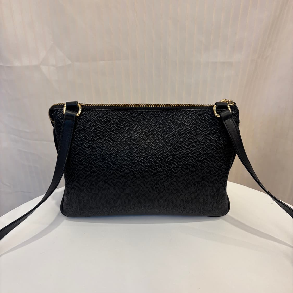 정품 닥스 소가죽 크로스백     상품이미지6