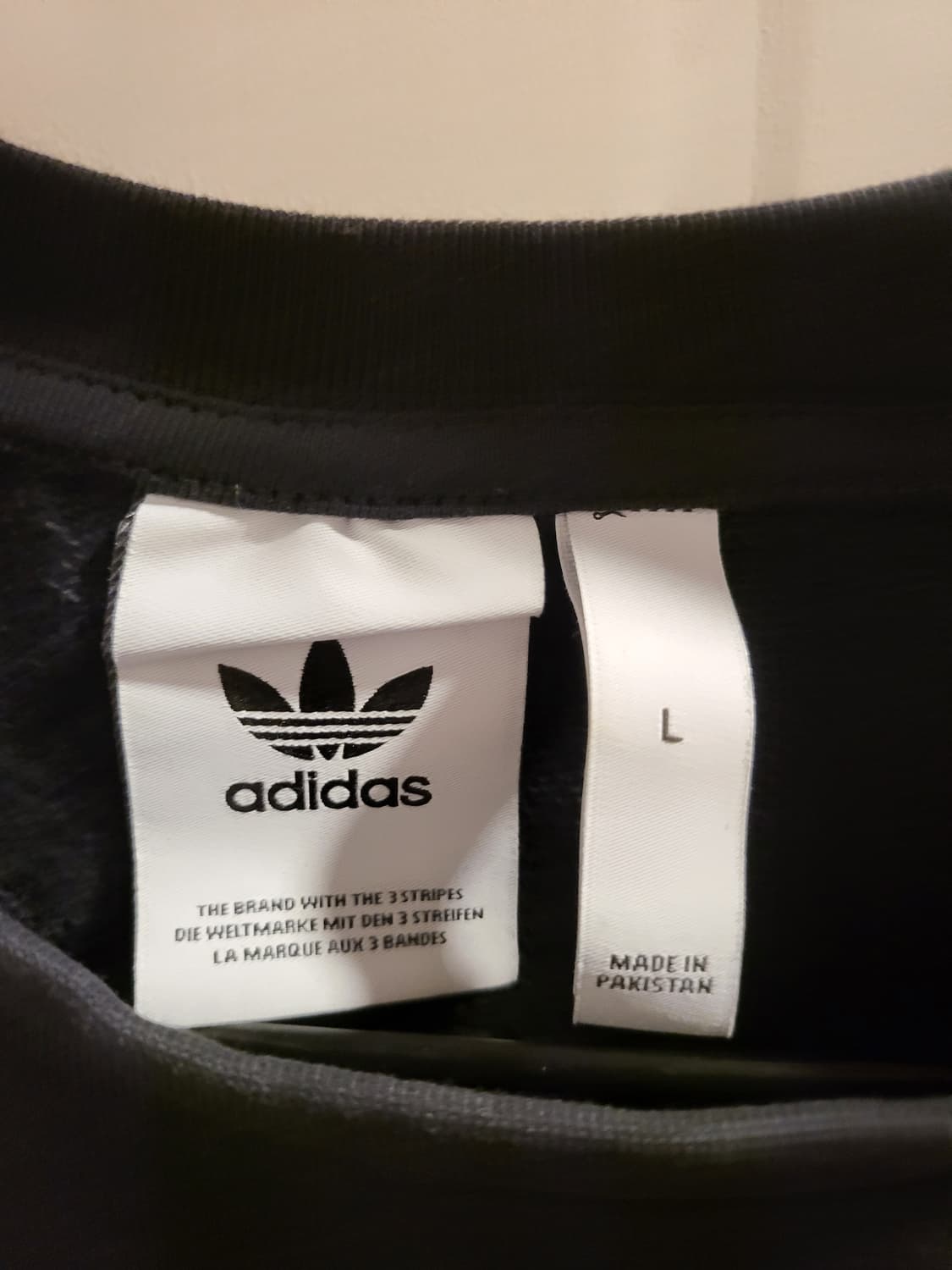 [L]아디다스 에센셜 크루 블랙 맨투맨 상품이미지4