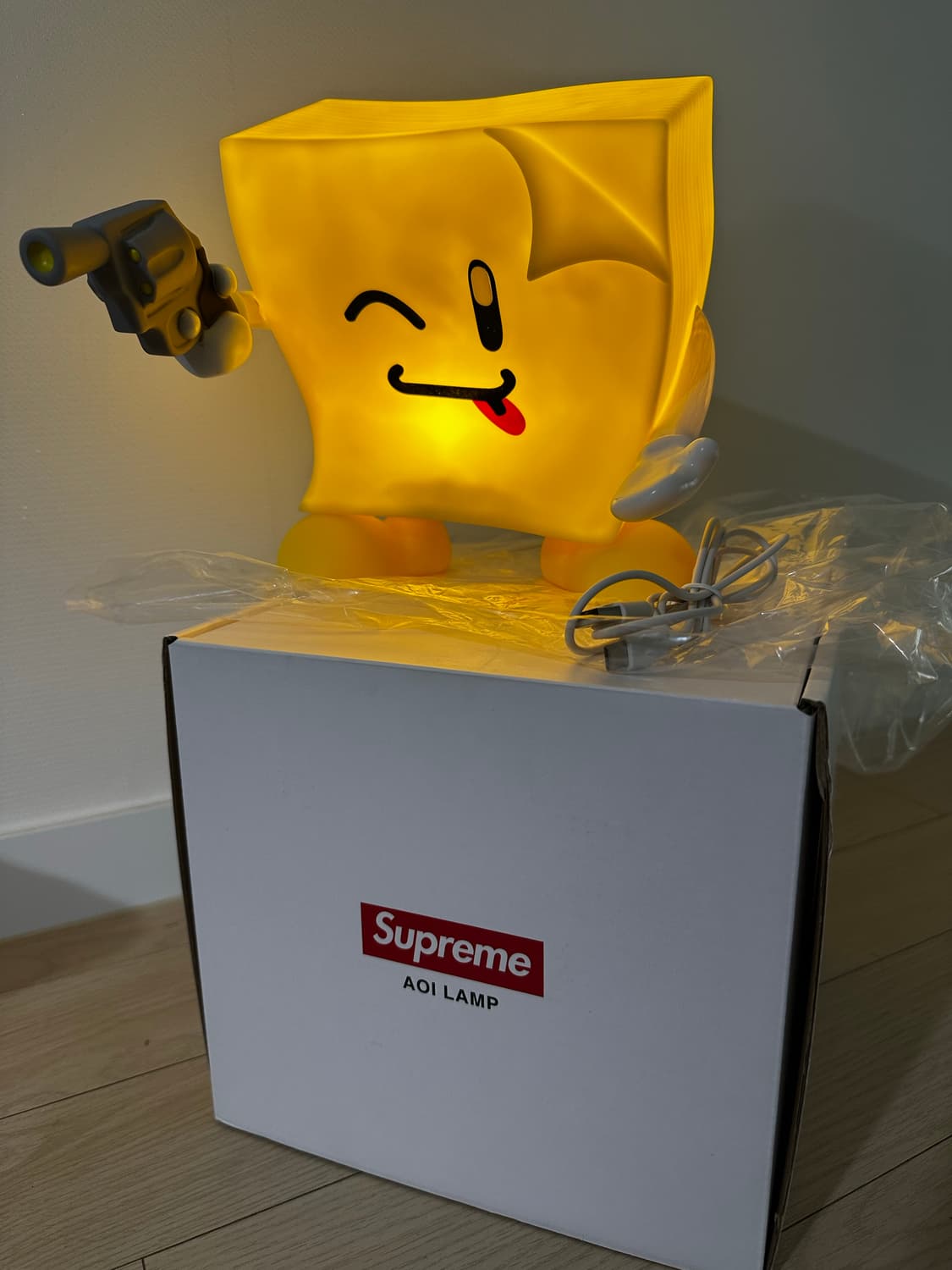 슈프림 스티키 노트 몰디드 램프 옐로우 - 22SS 상품이미지2