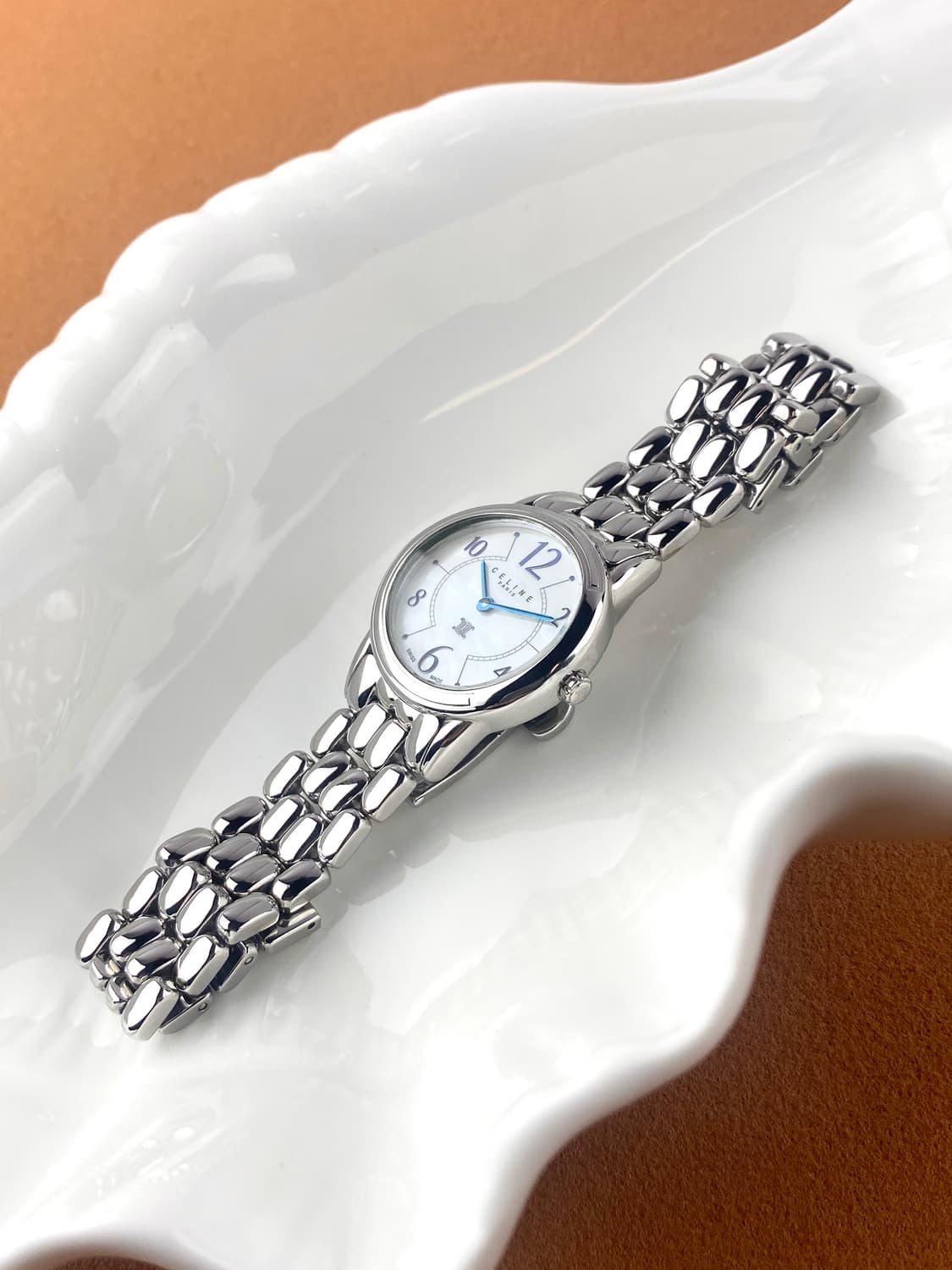 CELINE round shell steel watch 상품이미지1