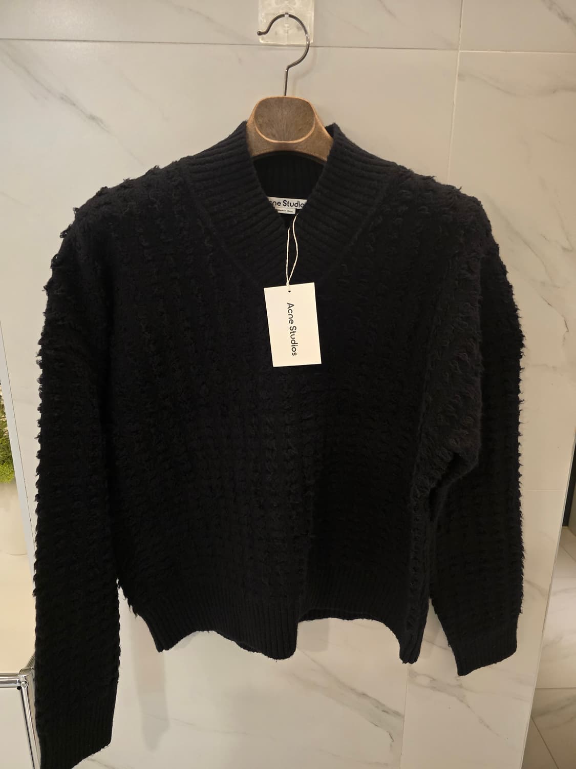 아크네 스튜디오 텍스처드 v넥 스웨터 상품이미지1