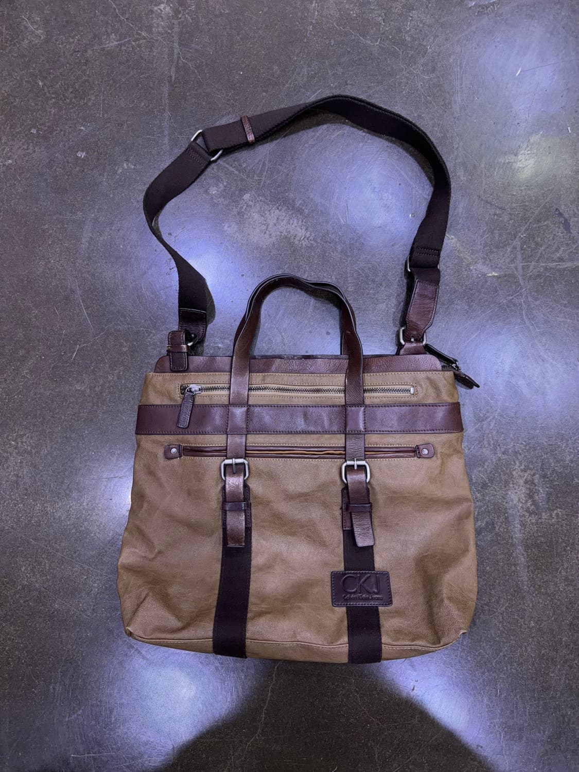 캘빈클라인 진 레더 배색 브라운 2웨이 토트백 크로스백 상품이미지1