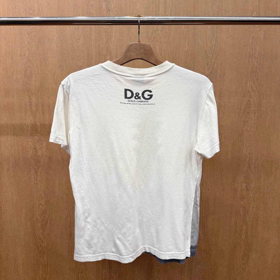 돌체앤가바나 D&G 흑백 포토 프린팅 반팔 티셔츠 크루넥 배색 디테일 상품이미지3