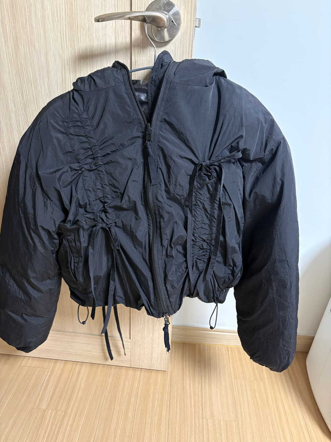 파르티멘토우먼 리버서블 셔링 후디드 푸퍼 자켓 블랙 상품이미지2