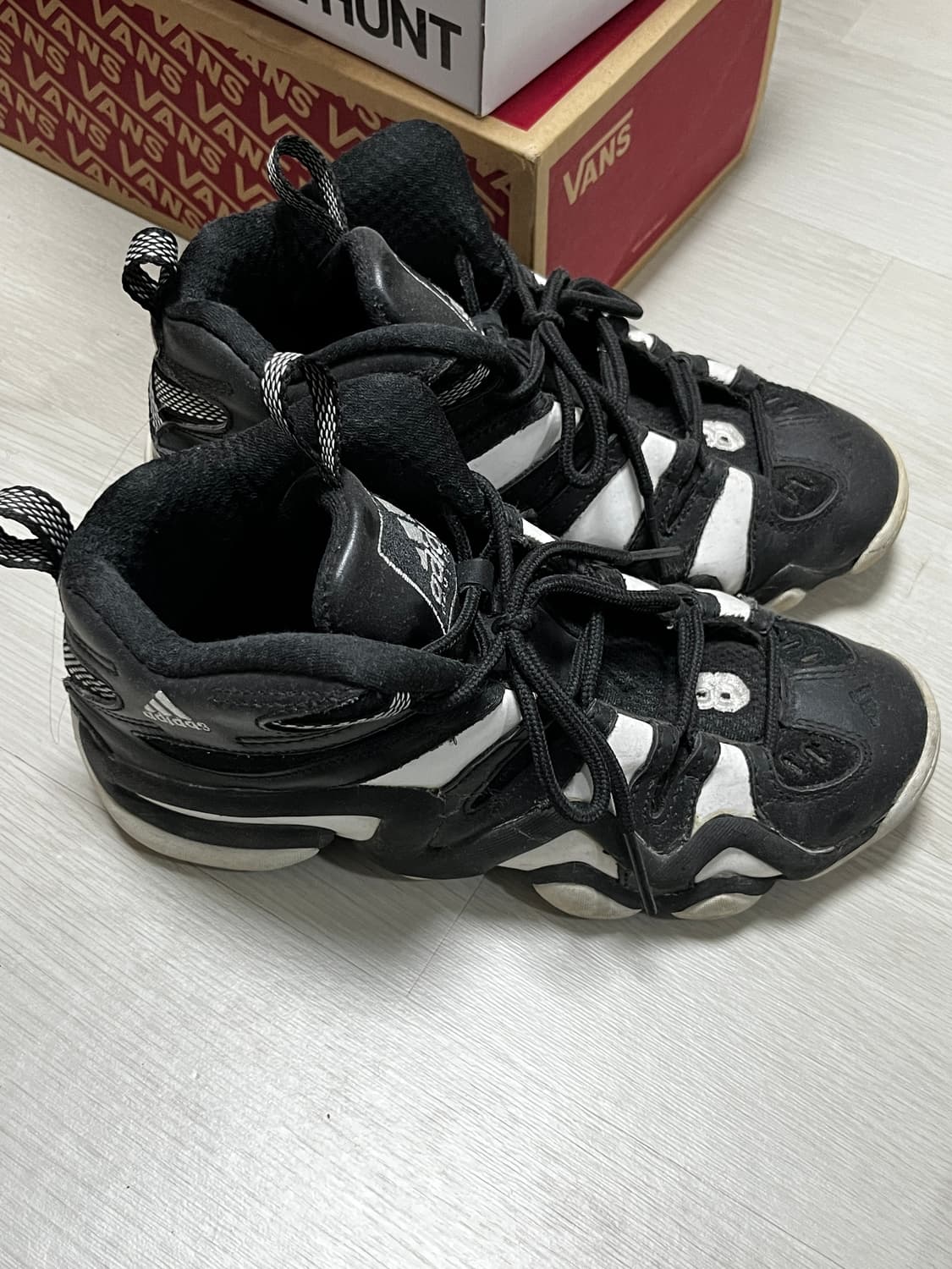 아이다스 크레이지 8 상품이미지2