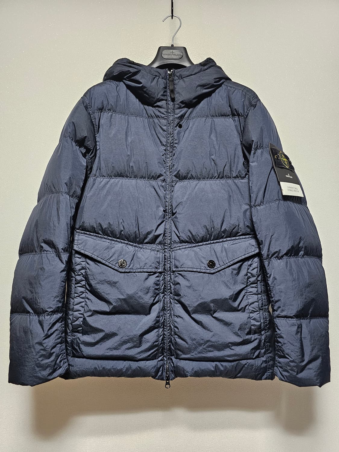 스톤아일랜드 크링클랩스 윈드 레지스턴스 후드 다운 패딩 25FW 상품이미지1