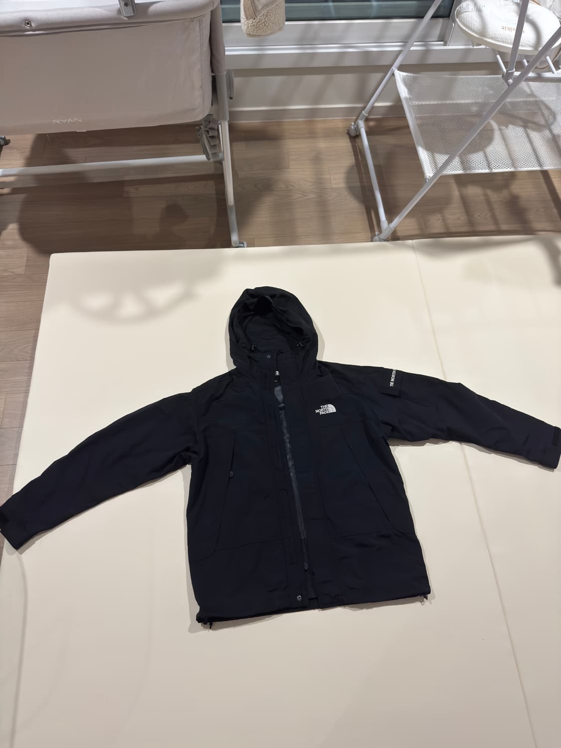 노스페이스 바람막이 m 95 블랙 팝니다 ㅎㅎ 상품이미지1