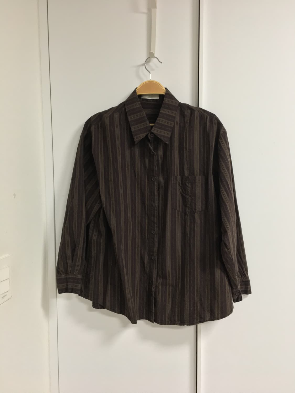 브라운 스트라이프 오버핏 셔츠 상품이미지1