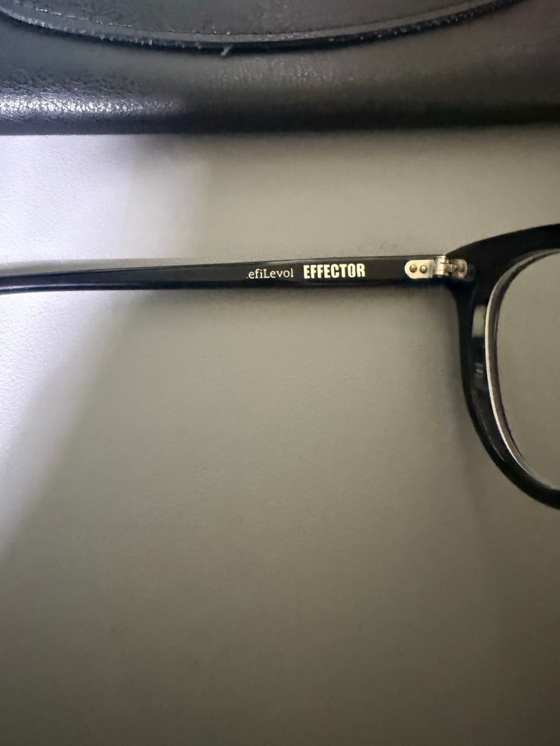 이펙터aw 안경 블랙 판매합니다 상품이미지3