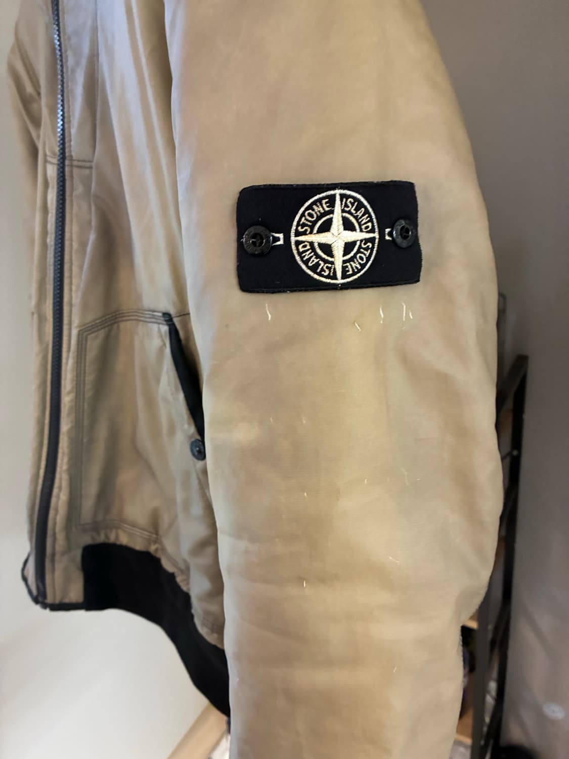 스톤아일랜드 회이트 와펜 아이스 패딩 L 상품이미지5