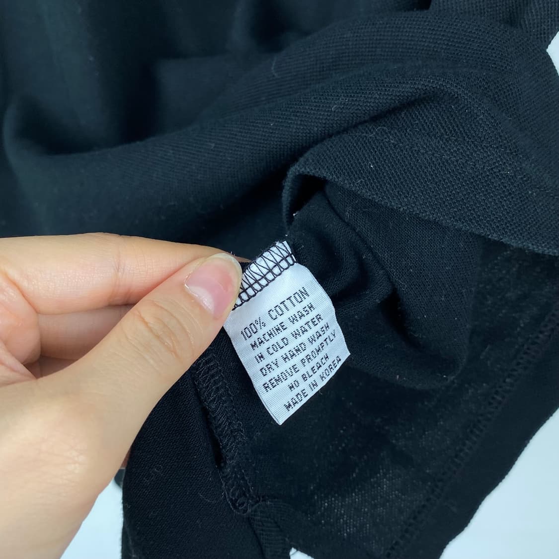 버버리 블랙 카라티 레드 로고 상품이미지5