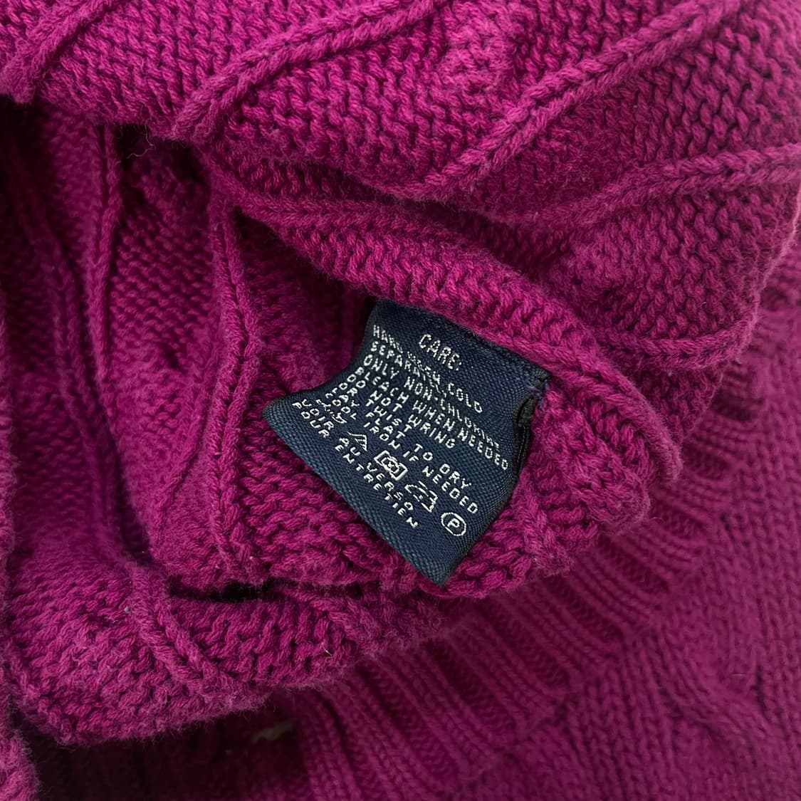 폴로 랄프로렌 포니 로고 브이넥 케이블 니트 퍼플 상품이미지5