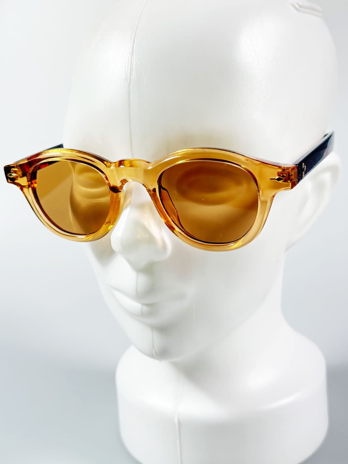 볼드 라운드 투명 엠버 프레임 빈티지 틴트 선글라스 상품이미지8