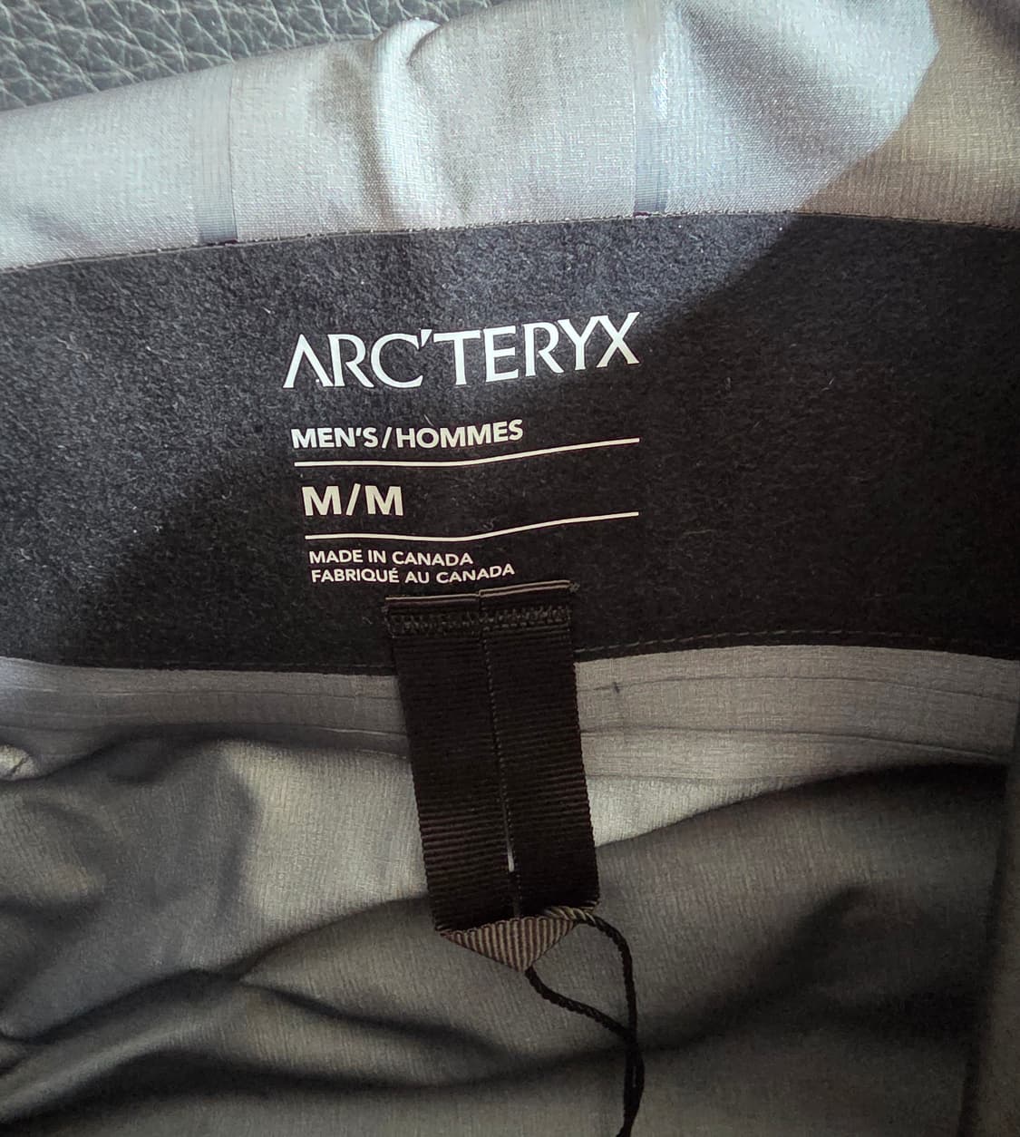 [새제품,M]아크테릭스 알파SV자켓 다크매직 캐나다제조 상품이미지4