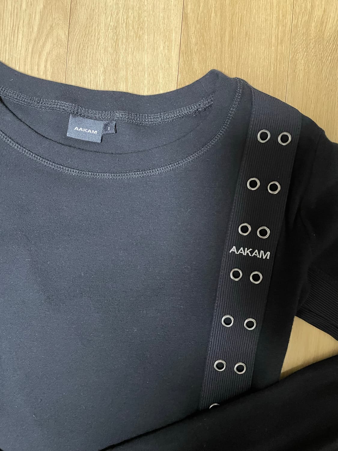 아캄 사이드 아일렛 긴팔 티셔츠 블랙 상품이미지4