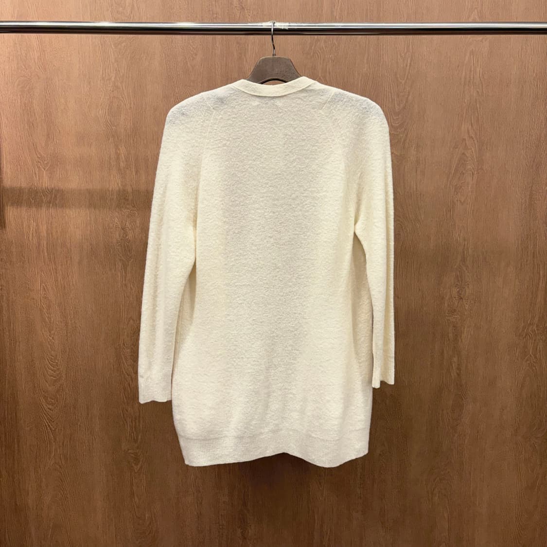 캘빈클라인 래글런 긴팔 니트 가디건 전면부 오픈 디테일 아이보리 상품이미지3