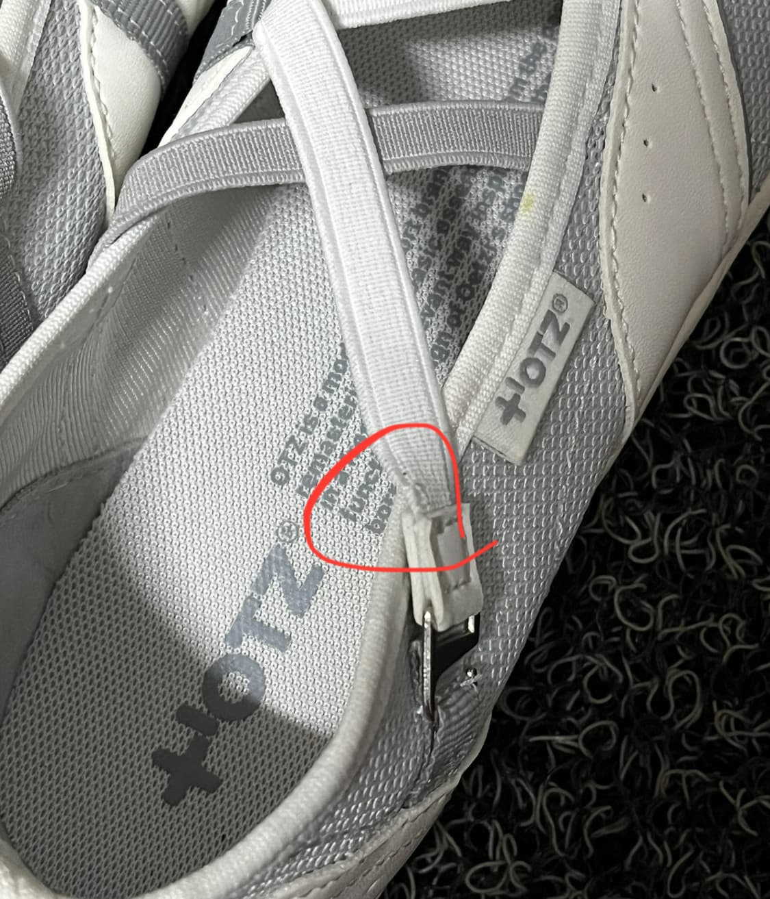 오찌 OTZ 로마리 밴딩 플랫 스니커즈 화이트 230 상품이미지10