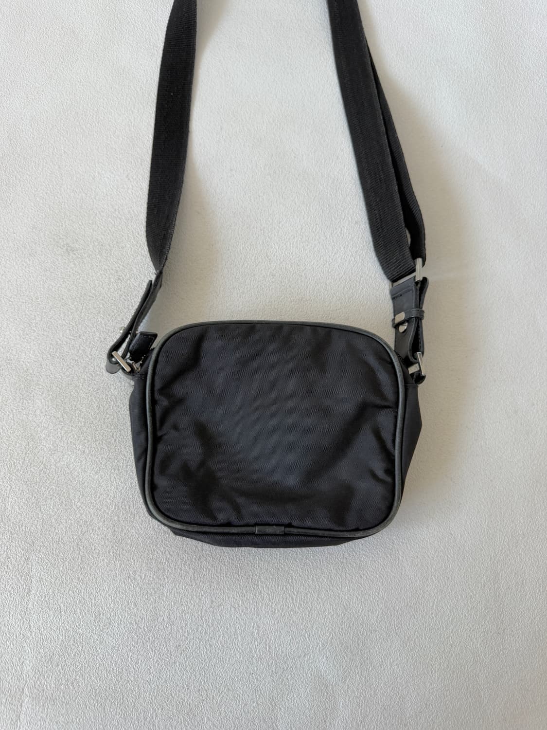 아이그너(Aigner) 나일론&레더 미니 크로스백 상품이미지4