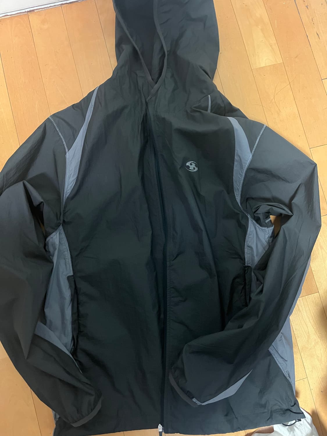 산산기어 패널드 바람막이 26ss 상품이미지1