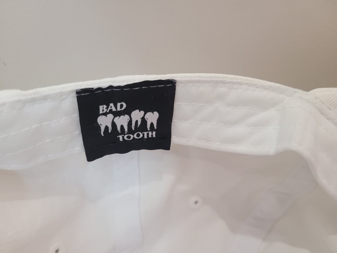 배드투스 BAD TOOTH 흰색 볼캡 모자 상품이미지8