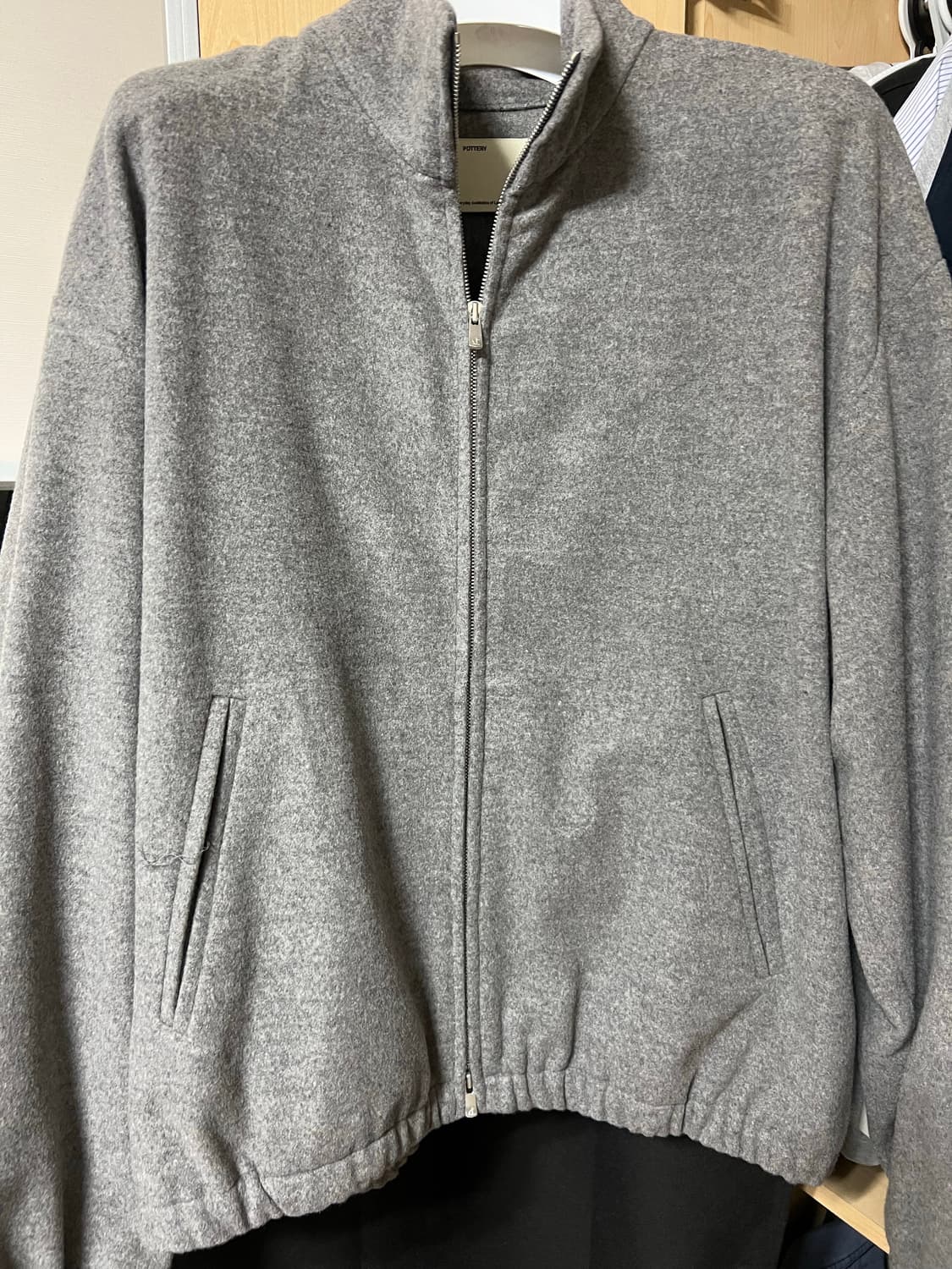포터리 울 캐시미어 하이넥 집업 자켓 차콜 4사이즈 상품이미지2