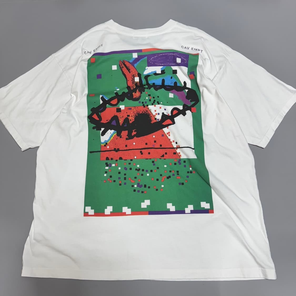 카브엠트(CAV EMPT) 23ss 화이트 스트리트 프린트 크루넥 반팔 상품이미지8
