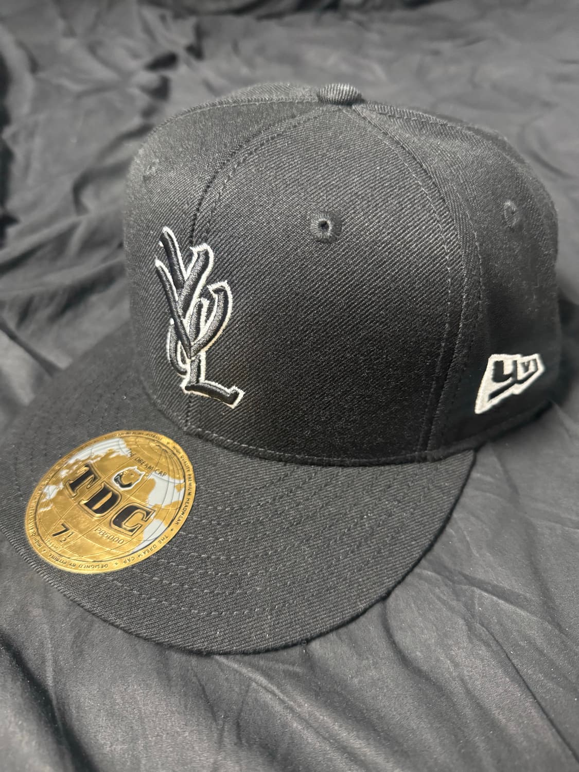 YVL HAT 7 1/2 White trim On Black 상품이미지1
