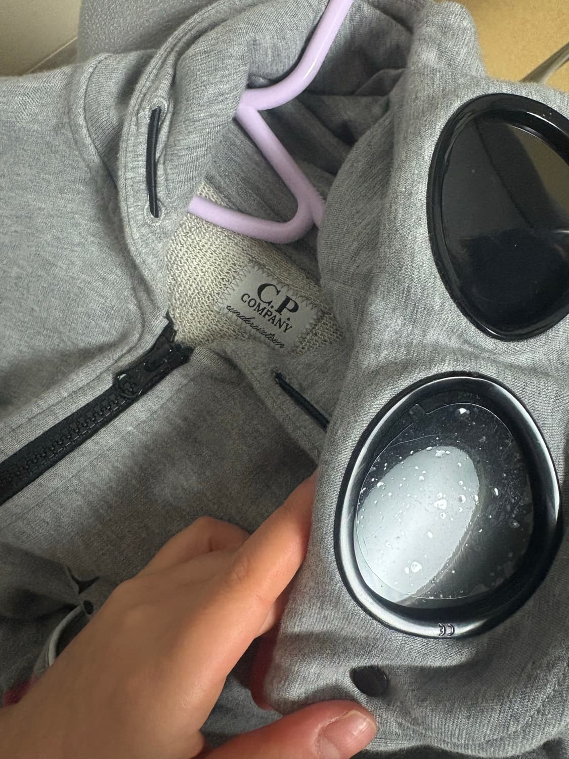 CPcompany 고글 로고 후드집업 상품이미지1