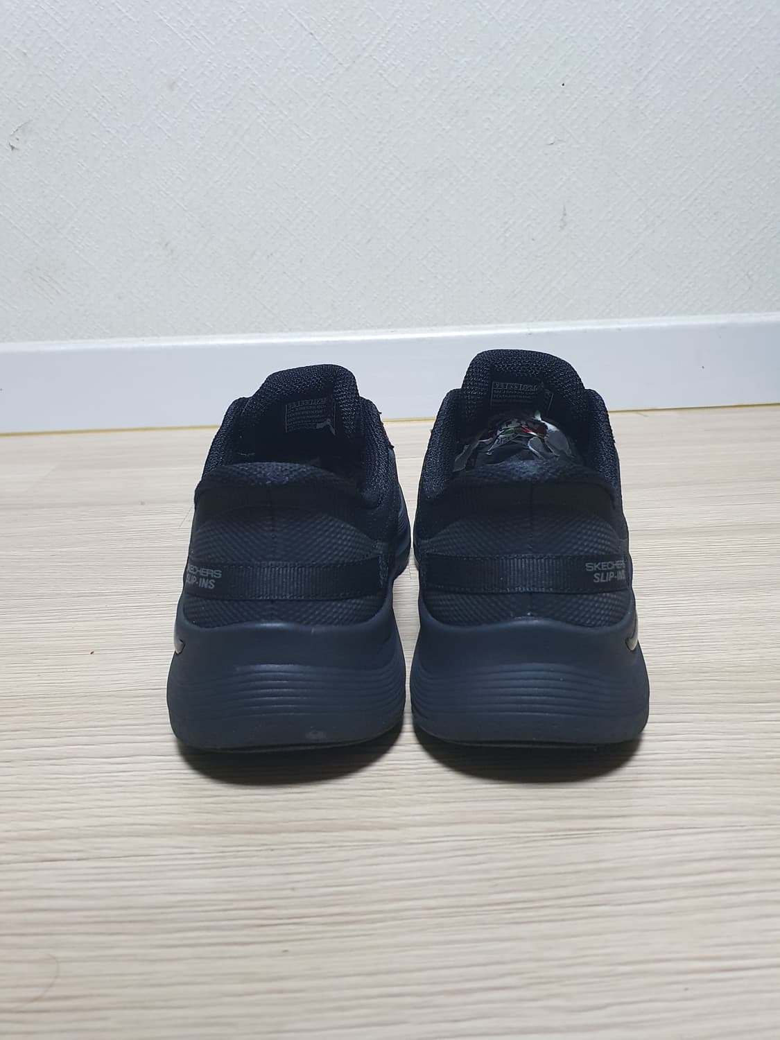 스케쳐스 아치핏 올블랙 운동화 245 상품이미지5