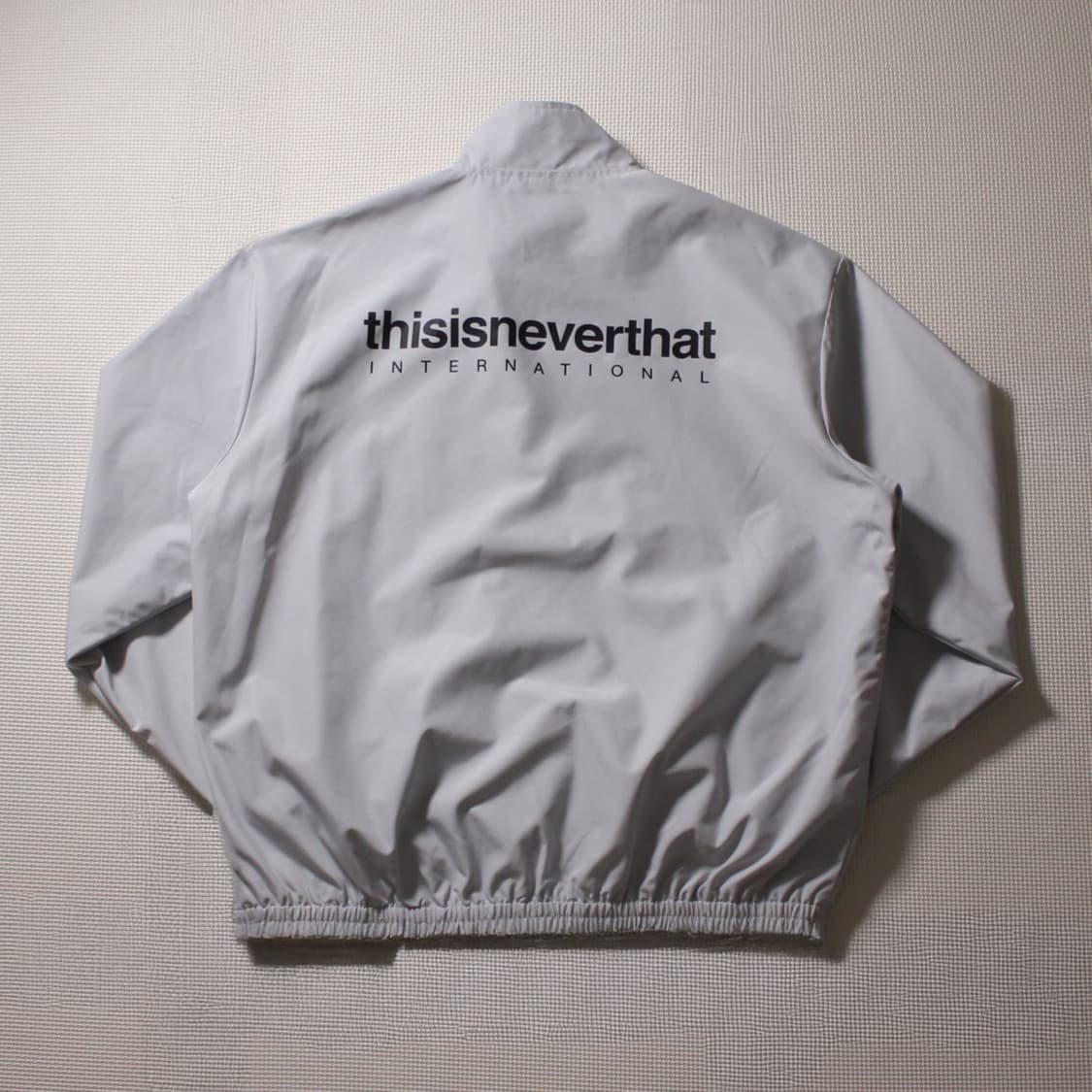thisisneverthat® 디네뎃 화이트 바람막이 상품이미지4