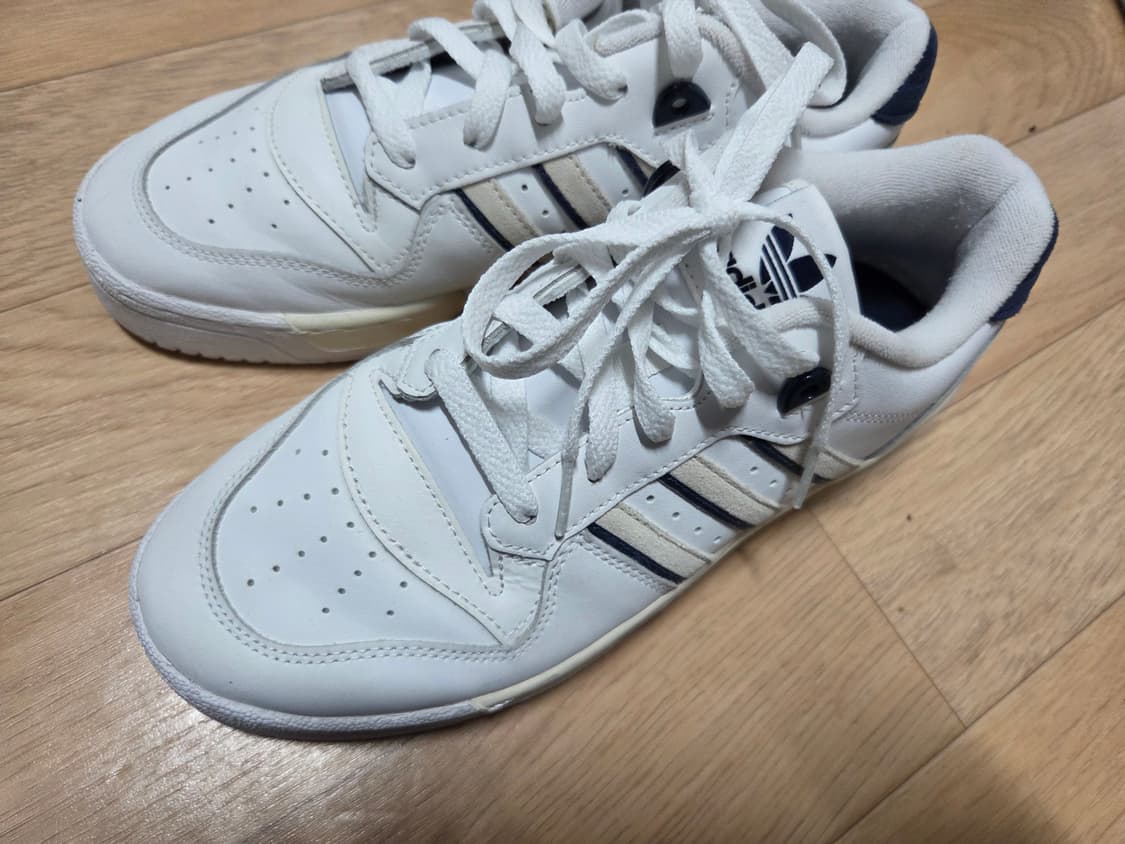 아디다스 라이벌리 로우 255 팝니다 상품이미지1