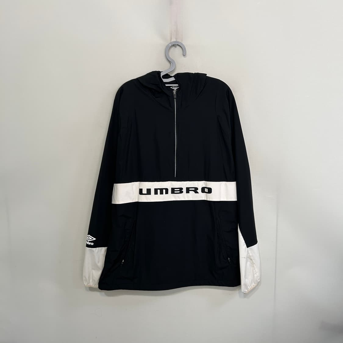 엄브로 남성 바람막이 아노락 블랙 105 상품이미지1
