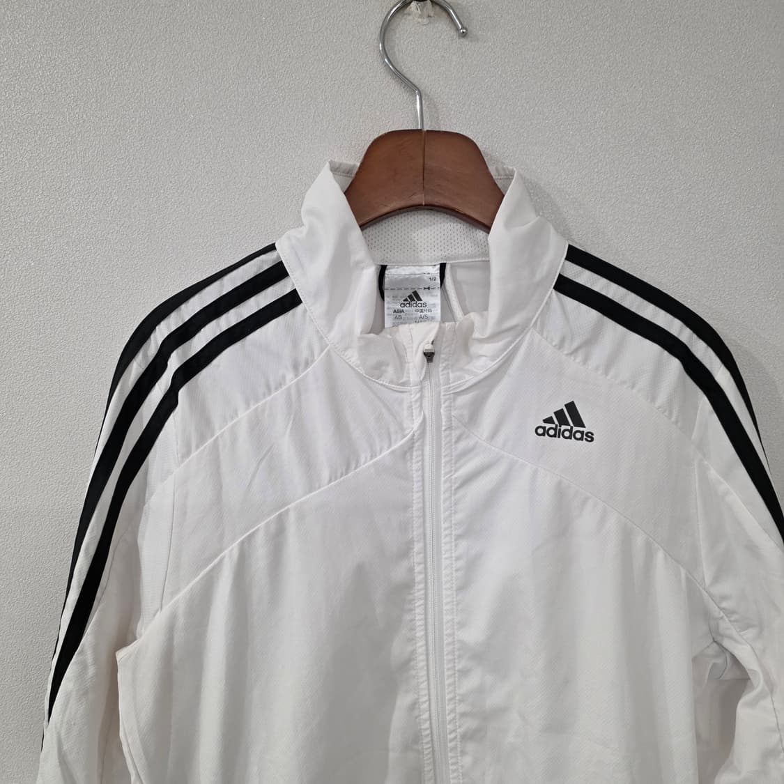 아디다스 화이트 바람막이 XS 상품이미지3