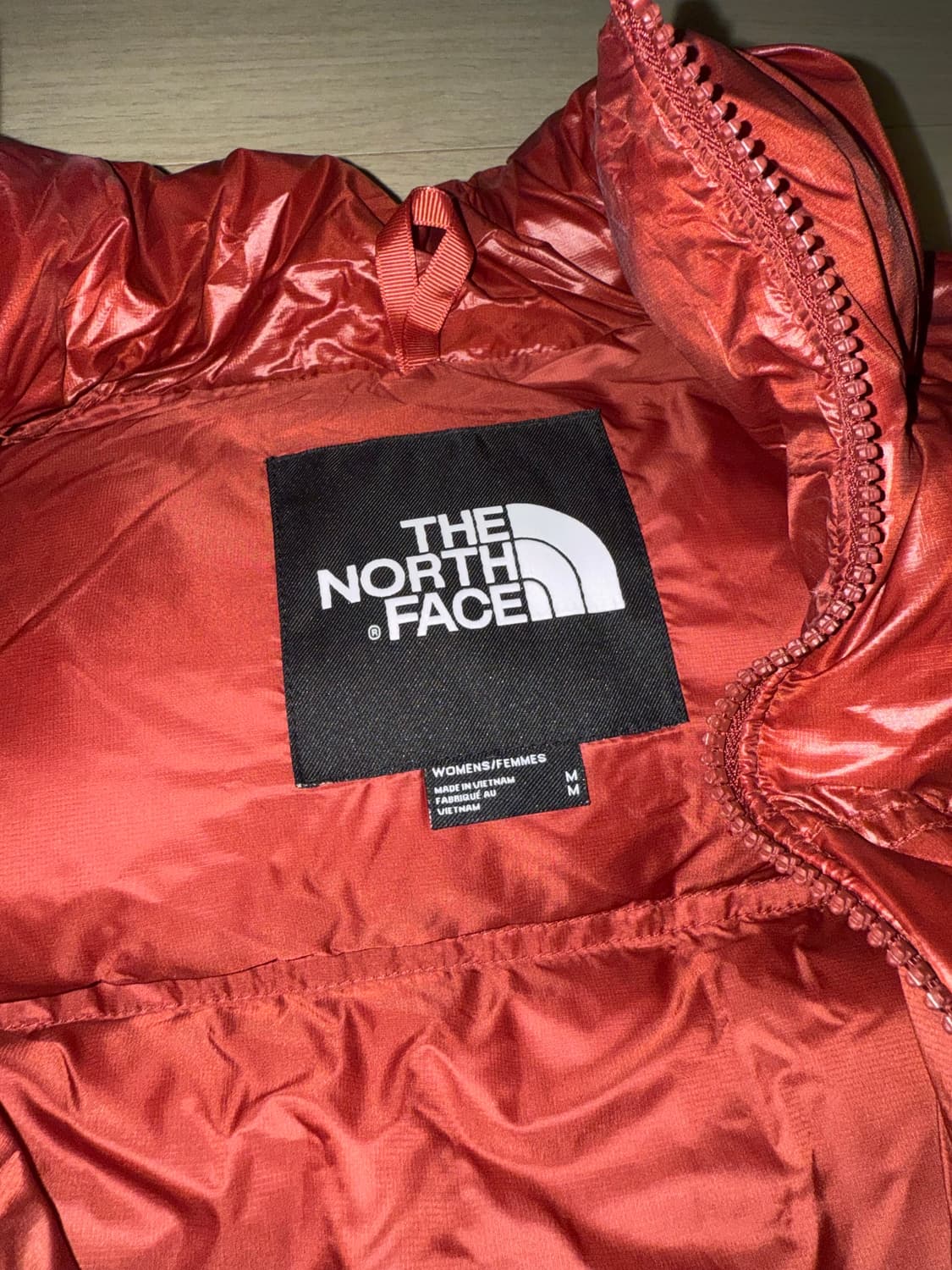 노스페이스 눕시 숏 크롭 패딩 와인 레드 상품이미지4