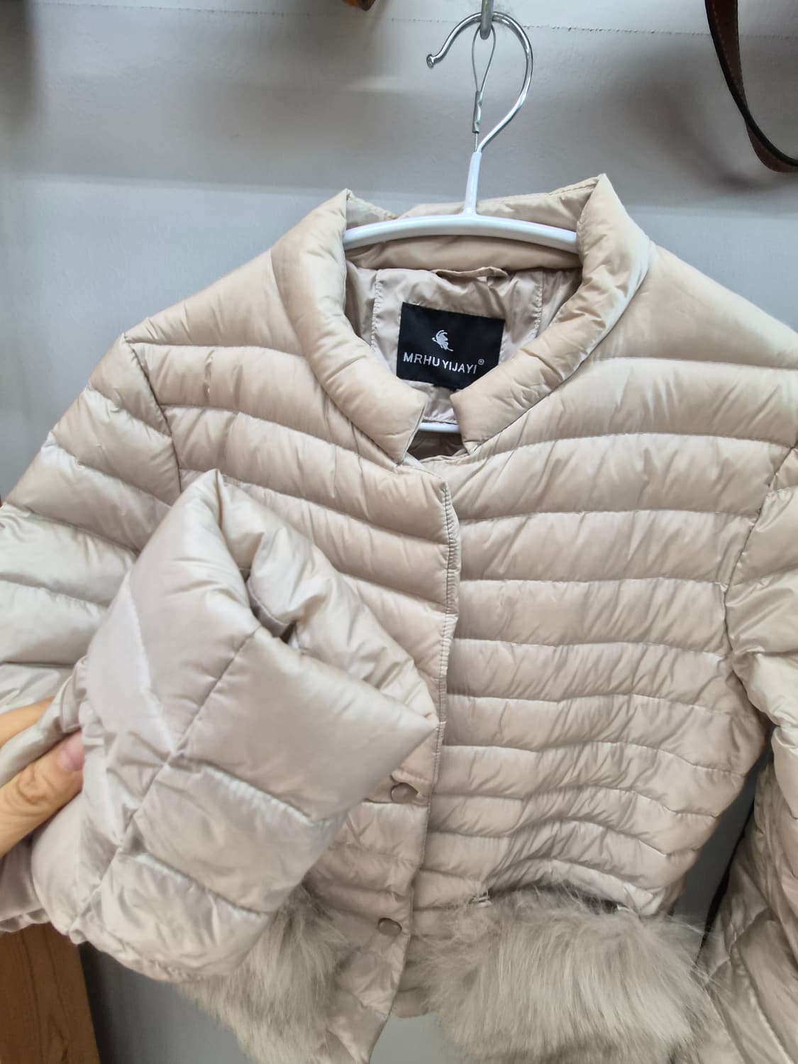 아이보리 다운패딩. 폭스퍼 주머니 상품이미지4