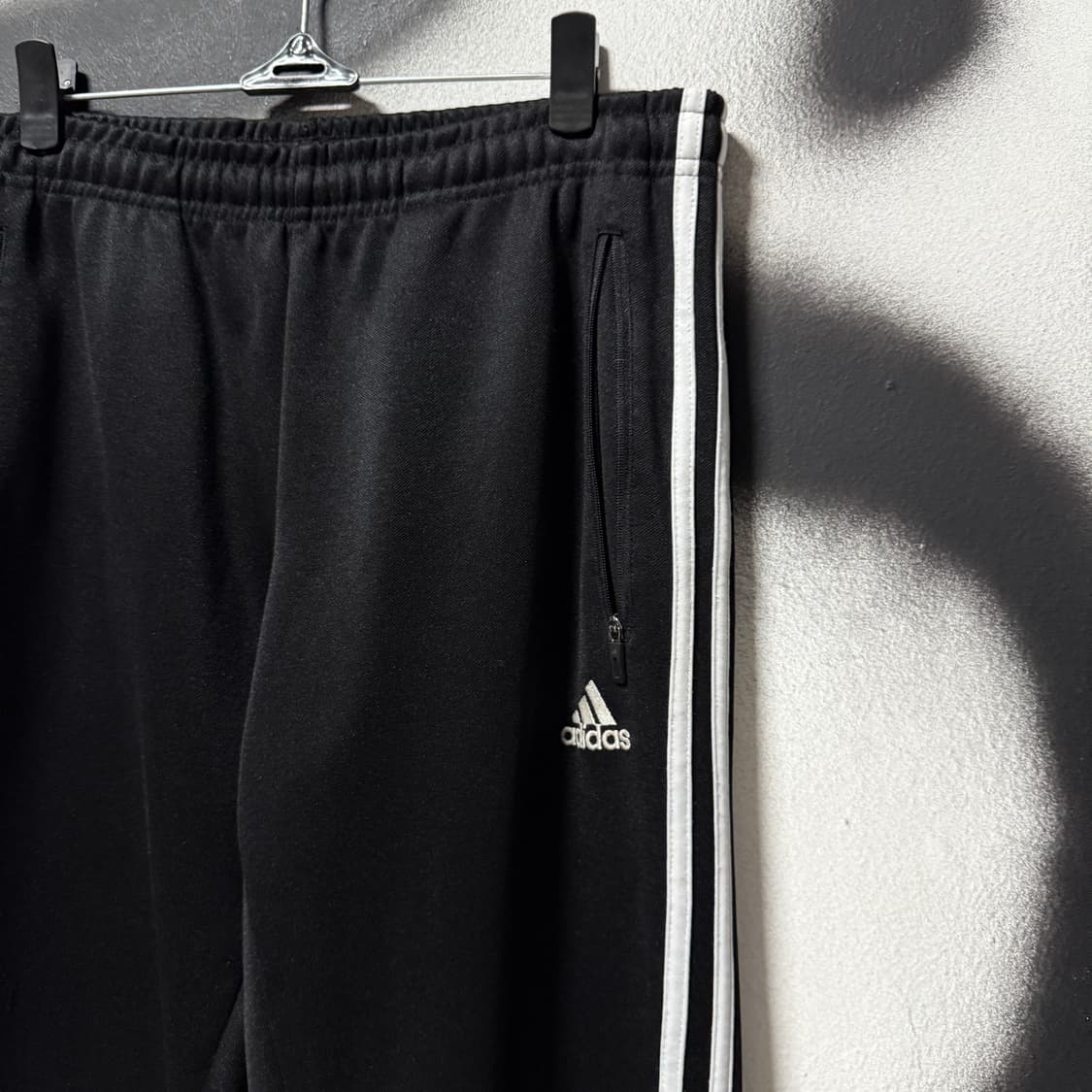 아디다스 사이드 디테일 원 포인트 트랙 팬츠 상품이미지3