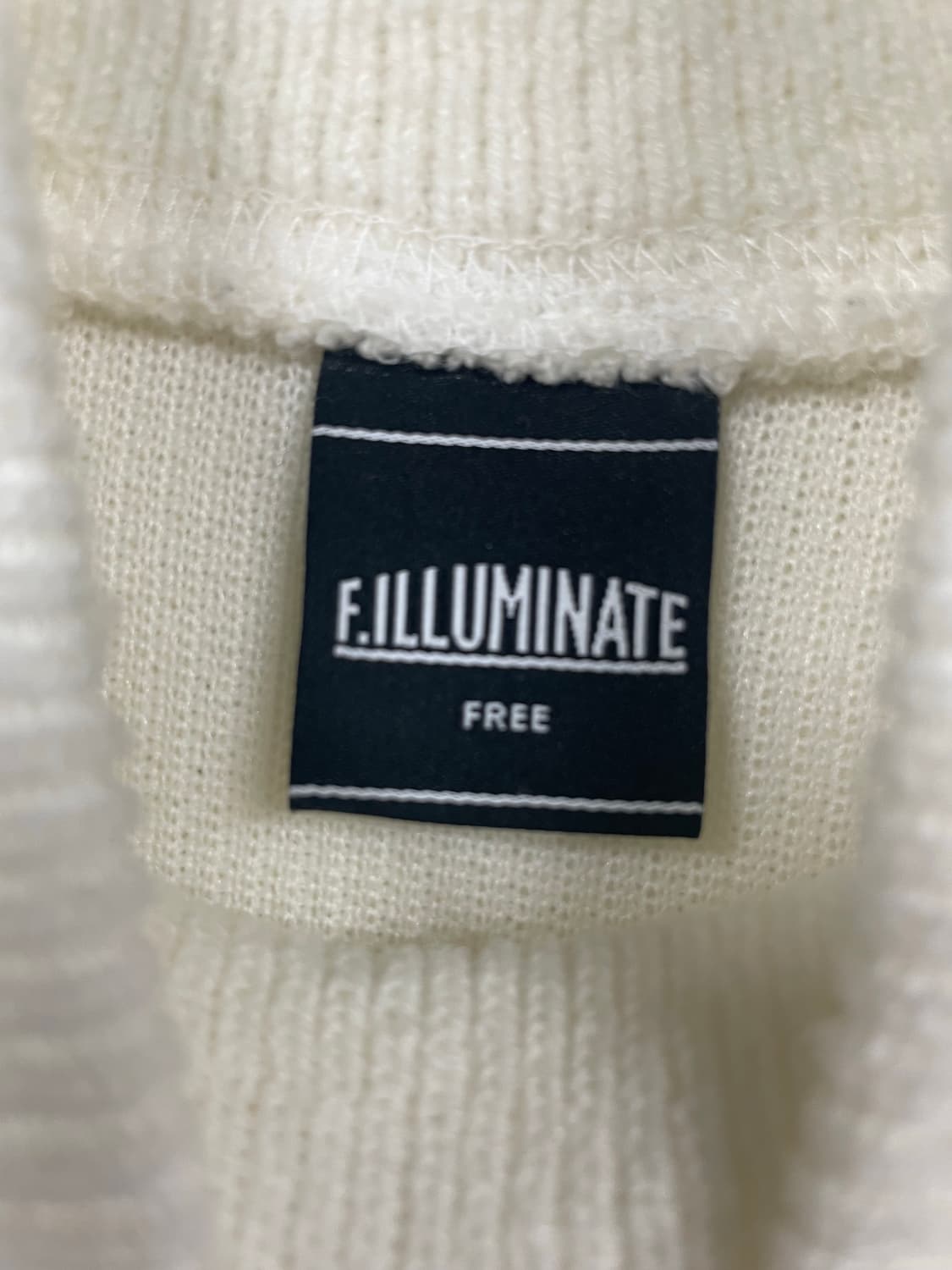 필루미네이트 골지 목폴라 니트 상품이미지4