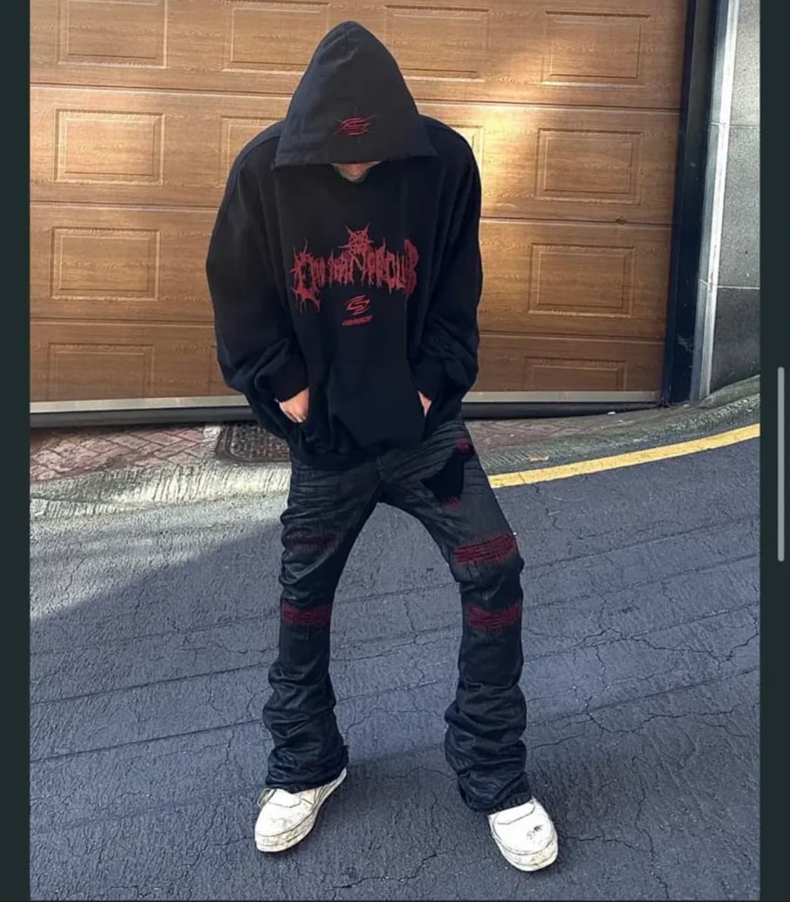 에모스탠스클럽 x 언더마이카
에문플레어진 상품이미지1