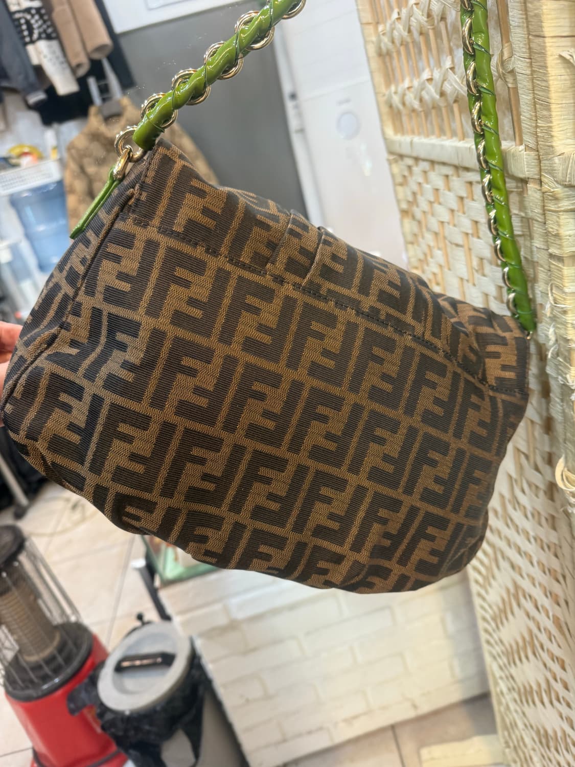 정품 펜디 주카 체인 맘마백 팝니다 상품이미지3