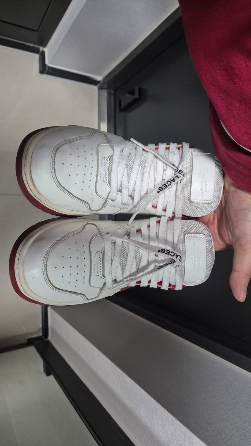 오프화이트 아웃오브오피스 상품이미지2