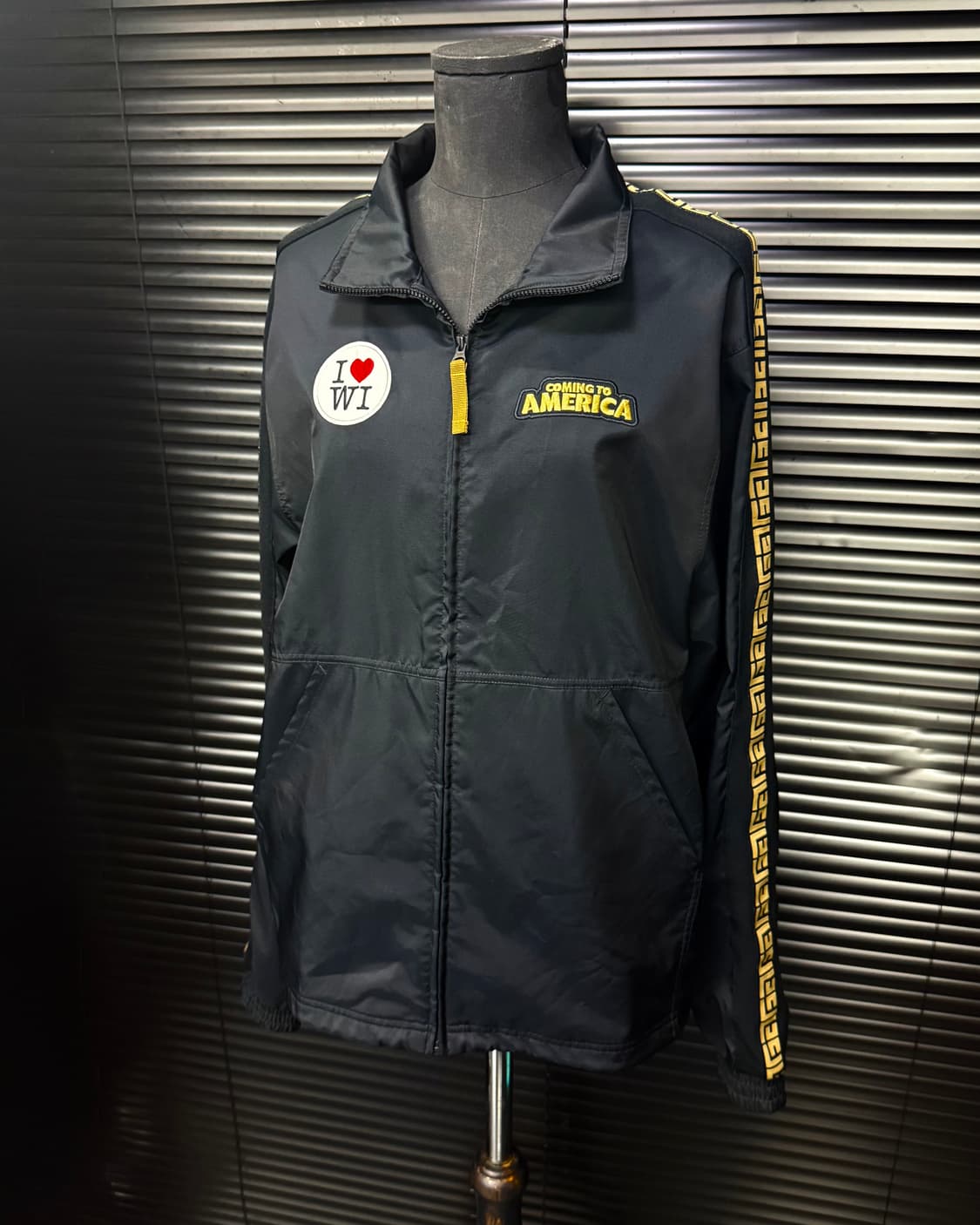 나이키 커밍투아메리카 검골 블랙 골드 기하학 집업 바람막이 우븐 올드스쿨 상품이미지1